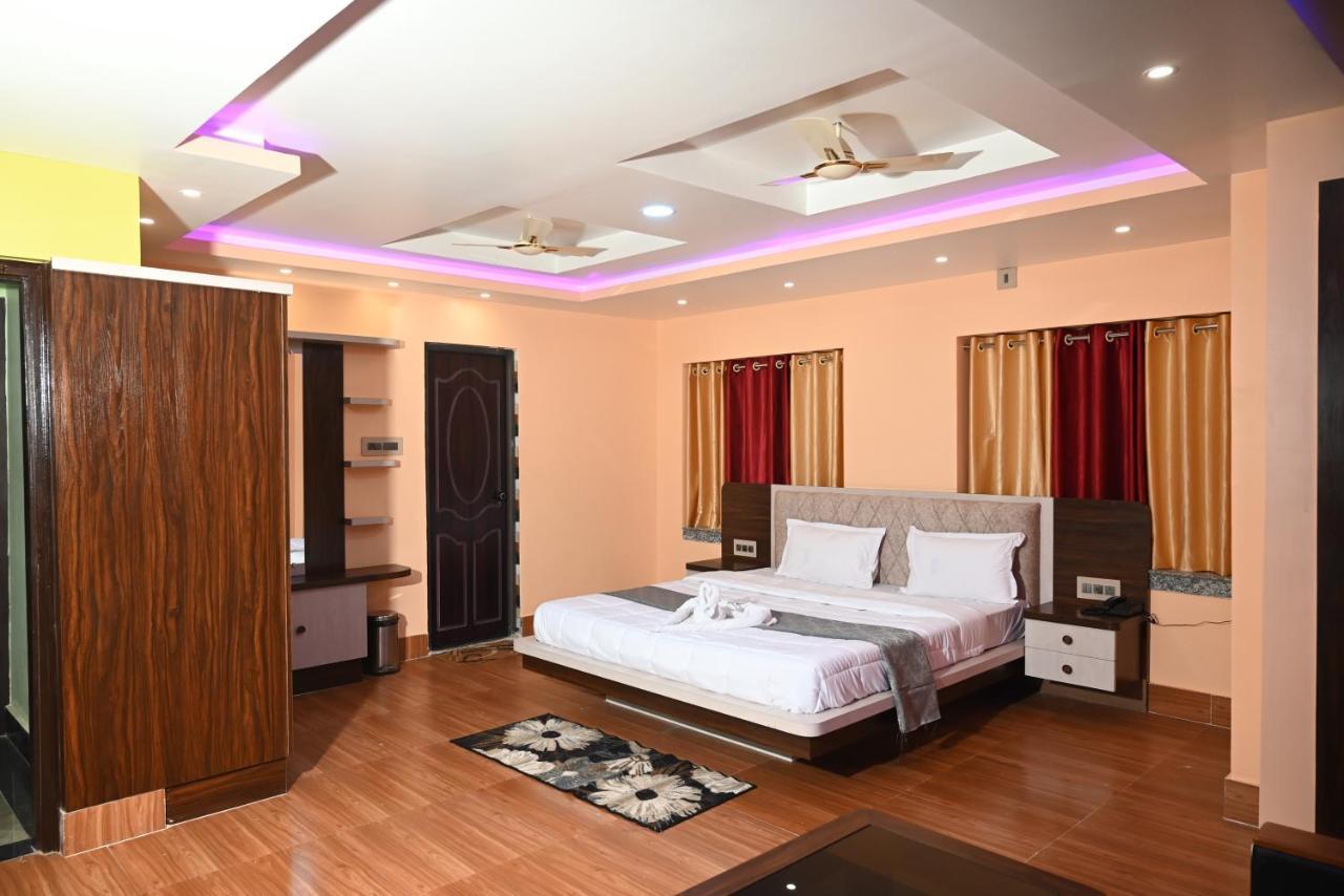 Oyo Hotel Tulusi Inn 볼푸르 외부 사진