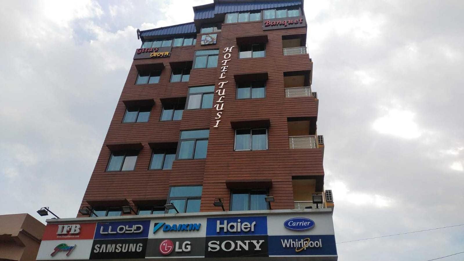 Oyo Hotel Tulusi Inn 볼푸르 외부 사진